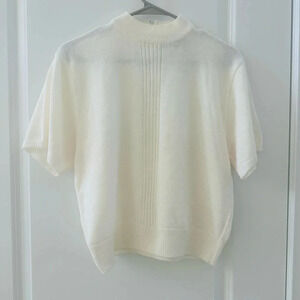 Sam Remo Classy Vintage Sweater Size Large cream ivory color